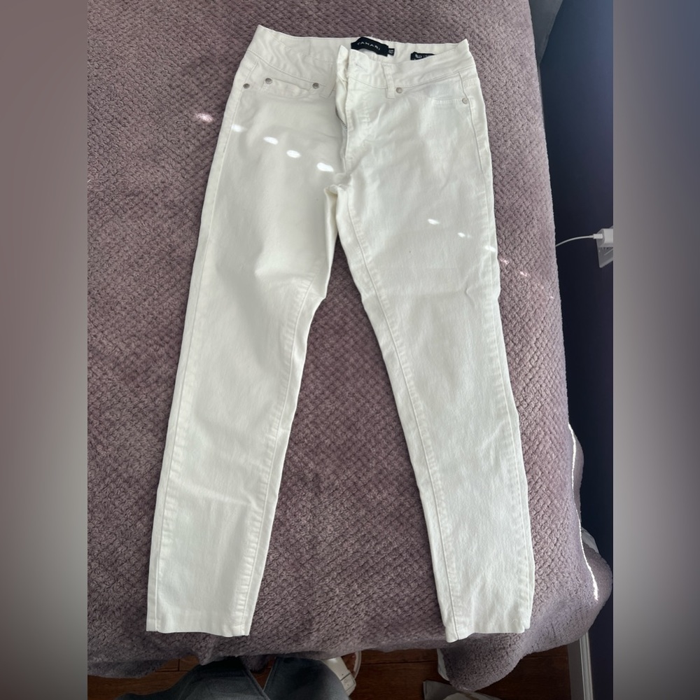 Tahari White Jeans
